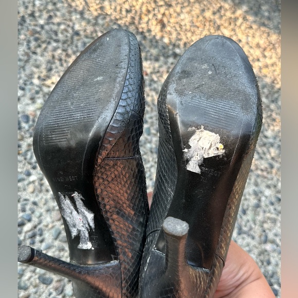 Nine West Pewter Heels, size 7 - Picture 5 of 6